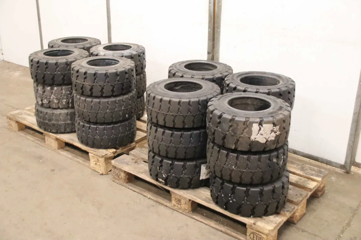 Continental 200/50-10/ 6.50 SC 15 RIM 6.50 F-10 Vollgummi Reifen