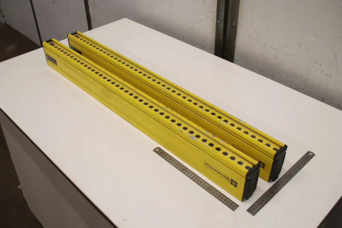Telemecanique XUSF Lichtschranke 1025 mm