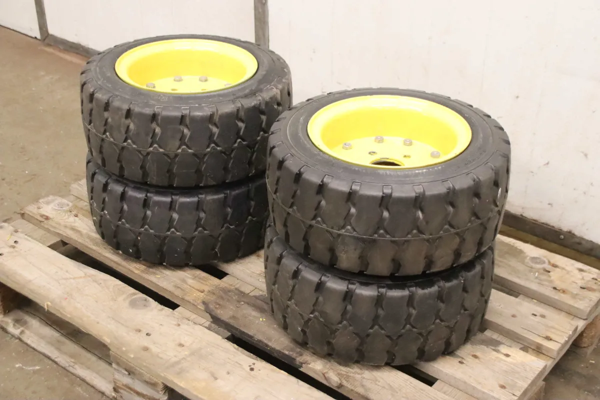 Continental CSE-Robust 200/50-10 SC 10 RIM 6.50 F Vollgummi Reifen 4 Stück