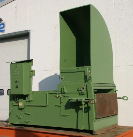 Kuka 13N 295 Container Müllpresse – RESALE