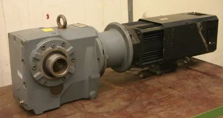Baumüller Sew DSOG 100-M Drehstrom-Synchronmotor – RESALE
