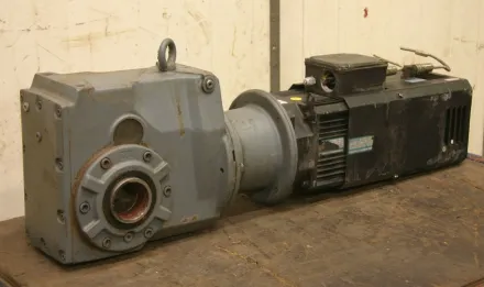 Baumüller Sew DSOG 100-K Drehstrom-Synchronmotor – RESALE