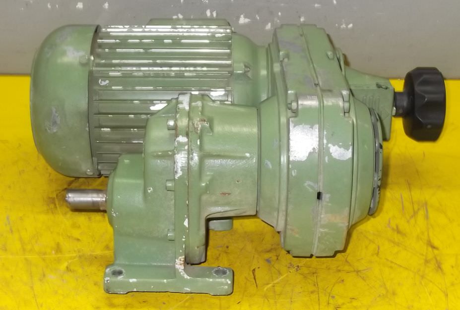 Lenze ATB 11.431.10.08.1 regelbarer Getriebemotor 0,37 kW 111-617 U/min