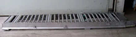 Edelstahl Typ 630/3400 Rollenbahn angetrieben – RESALE