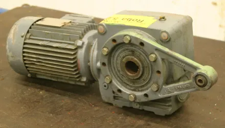 Sew Eurodrive SA52T DT80M4 Getriebemotor 0,37 kW 15 U/min – RESALE