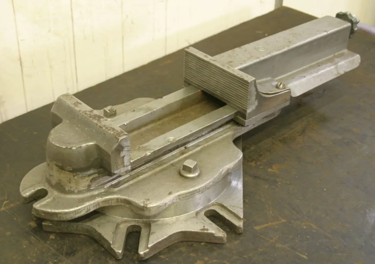 Brockhaus Spanweite 270 mm Maschinenschraubstock
