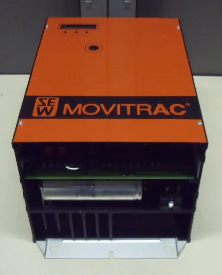 Sew Eurodrive Movitrac 204 XV Frequenzumrichter 3 kW 4,8 kVA – RESALE