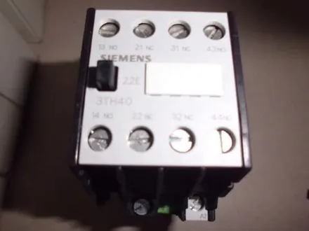 Siemens 3TH40 22-0BB4 Schütz – RESALE