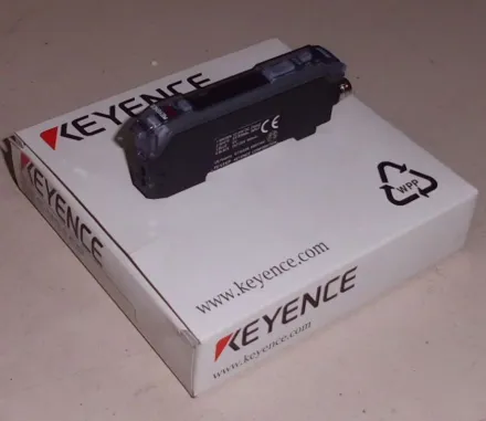 Keyence FS-V31CP Lichtleitersensor mit digitalen Sensor – RESALE