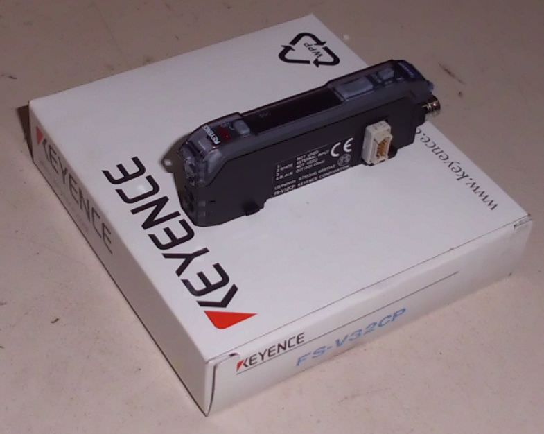 Keyence FS-V32CP Lichtleitersensor mit digitalen Sensor