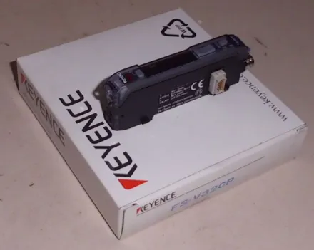 Keyence FS-V32CP Lichtleitersensor mit digitalen Sensor – RESALE