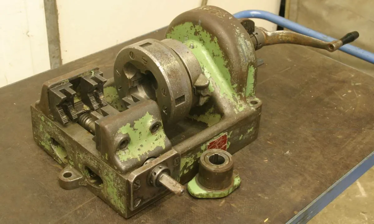 GF bis max 2 Zoll Thread cutting machine
