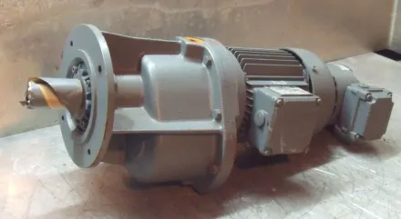 Bauer G22-20/DK 84-200L Getriebemotor 0,75 kW 36,5 U/min – RESALE