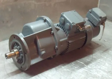 Bauer G12-20/DK84-200W Getriebemotor 0,37 kW 76 U/min – RESALE