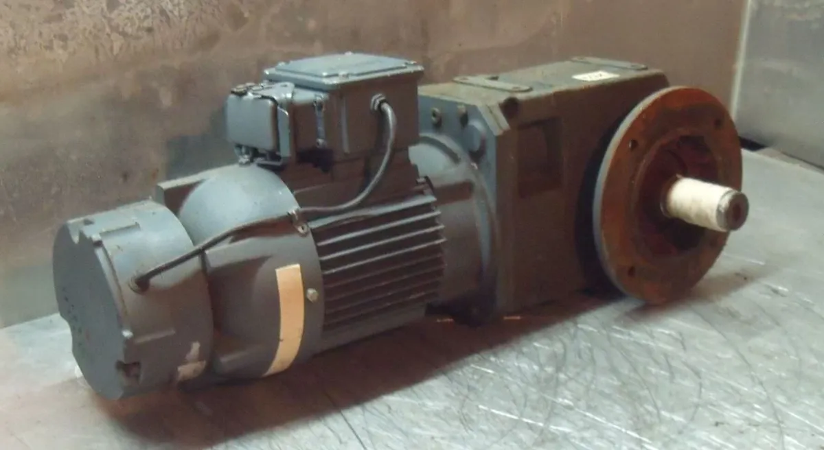 BAUER KG13-31/D84 Getriebemotor 0,75 kW 28,5 U/min