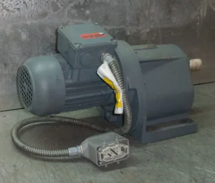 Bauer G13-10/DK 64-163 L Getriebemotor 0,18 kW 19,5 U/min – RESALE