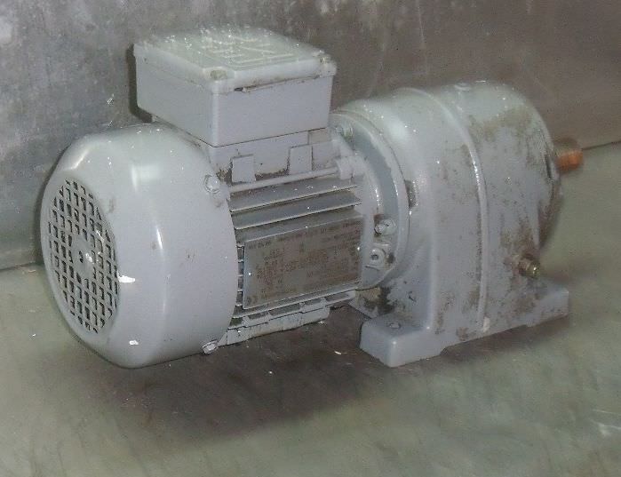 SEW Eurodrive R40DT71D4TF Getriebemotor 0,37 kW 260 U/min