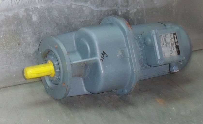 BAUER G12-20/DK84-200W Getriebemotor 0,37 kW 76 U/min