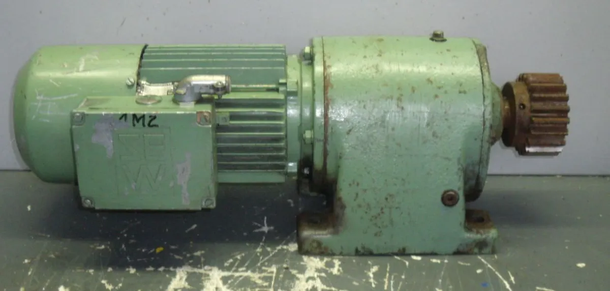 SEW Eurodrive DFT80N4B Getriebemotor 0,75 kW 18 U/min
