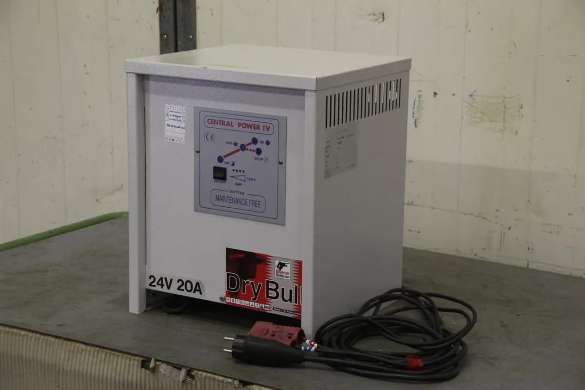 Dry Bul BL24/020MM Ladegerät für Stapler 24 V 20 A