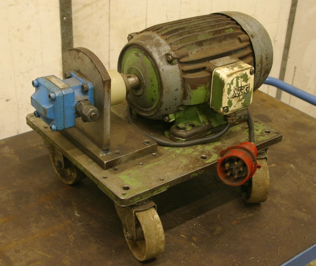VICKERS GPA1-4-E-30R Hydraulikaggregat 3 kW 1420 U/min