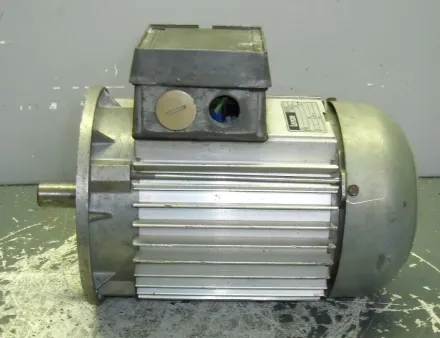 Lenze 8D4-369H Elektromotor 0,55 kW 1380 U/min – RESALE