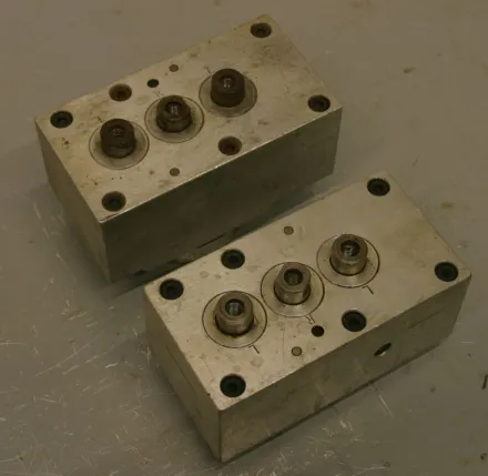 Nottmeyer 32 Lochabstand Mehrspindelkopf 3 Bohrer – RESALE