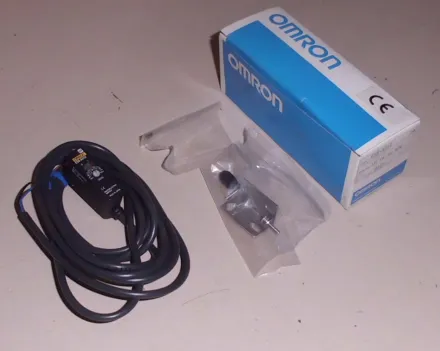 Omron E3S-AD12 Reflexions-Lichtschranke – RESALE