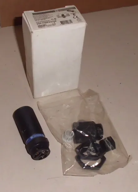 Telemecanique XS4 P30PA370B Induktiver Sensor – RESALE