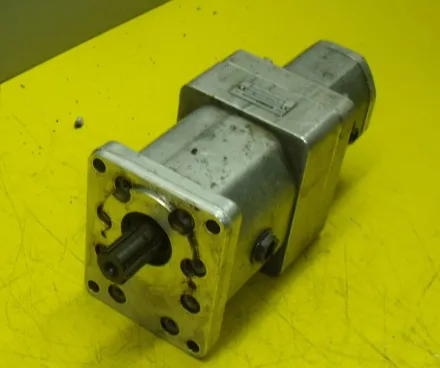 Orsta C16-2R TGL10859 Doppelte Hydraulikpumpe – RESALE