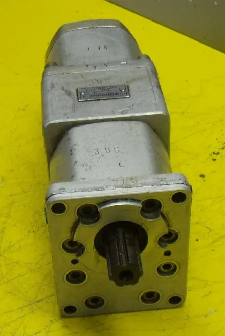 Orsta C10-3L TGL10859 Doppelte Hydraulikpumpe – RESALE