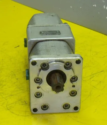 Orsta C10-3R TGL10859 Doppelte Hydraulikpumpe – RESALE