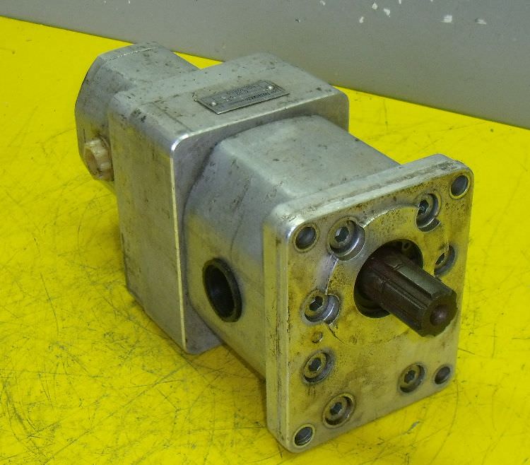 Orsta C10-2R TGL10859 Doppelte Hydraulikpumpe