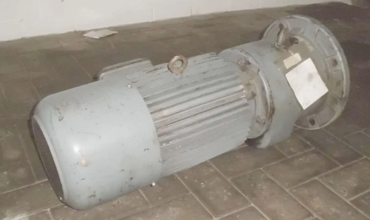 SEW RF83WD132ML-8-2BS/HL/TF Getriebemotor 2,2/5,5 kW 36/144 U/min