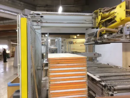 Reichenbacher CNC für Türenfertigung mit Roboterbeschickung CNC-Bearbeitungszentrum 5-Achs – RESALE
