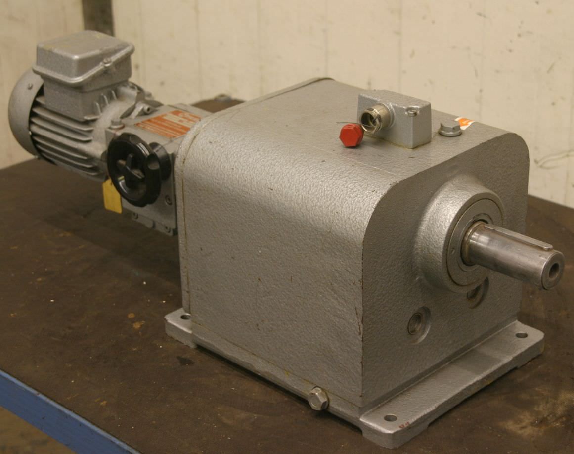 HTRIEB 4V253M regelbarer Getriebemotor 0,12 kW 0,09-0,81 U/min