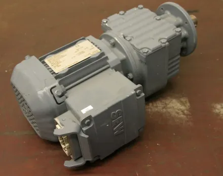Sew Eurodrive B5 Getriebemotor 0,18 kW 76 U/min – RESALE