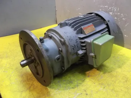 Bockwoldt CB0-100L/4D Getriebemotor 2,2 kW 626 U/min – RESALE