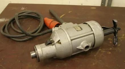 Vem DGB 32 zweiarmige Bohrmaschine – RESALE