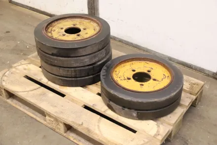 Renger 85x370x500 Vollgummi Reifen mit Felge 3 Stück – RESALE