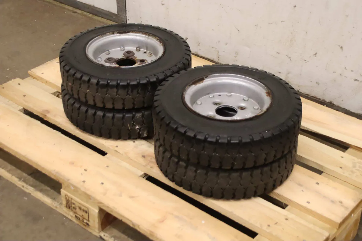 Continental Mefro CSE-Robust 4.00-8 SC 10 RIM 3.00D Vollgummi Reifen 4 Stück
