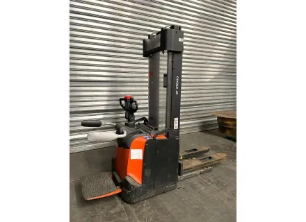 Toyota 1600 kg Fahrzeuge (Hebewagen – Beladen – Reinigung usw.) – RESALE