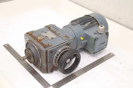 Flender Himmel LK 02-M1C4 regelbarer Getriebemotor 0,37 kW 160-1600 U/min – RESALE