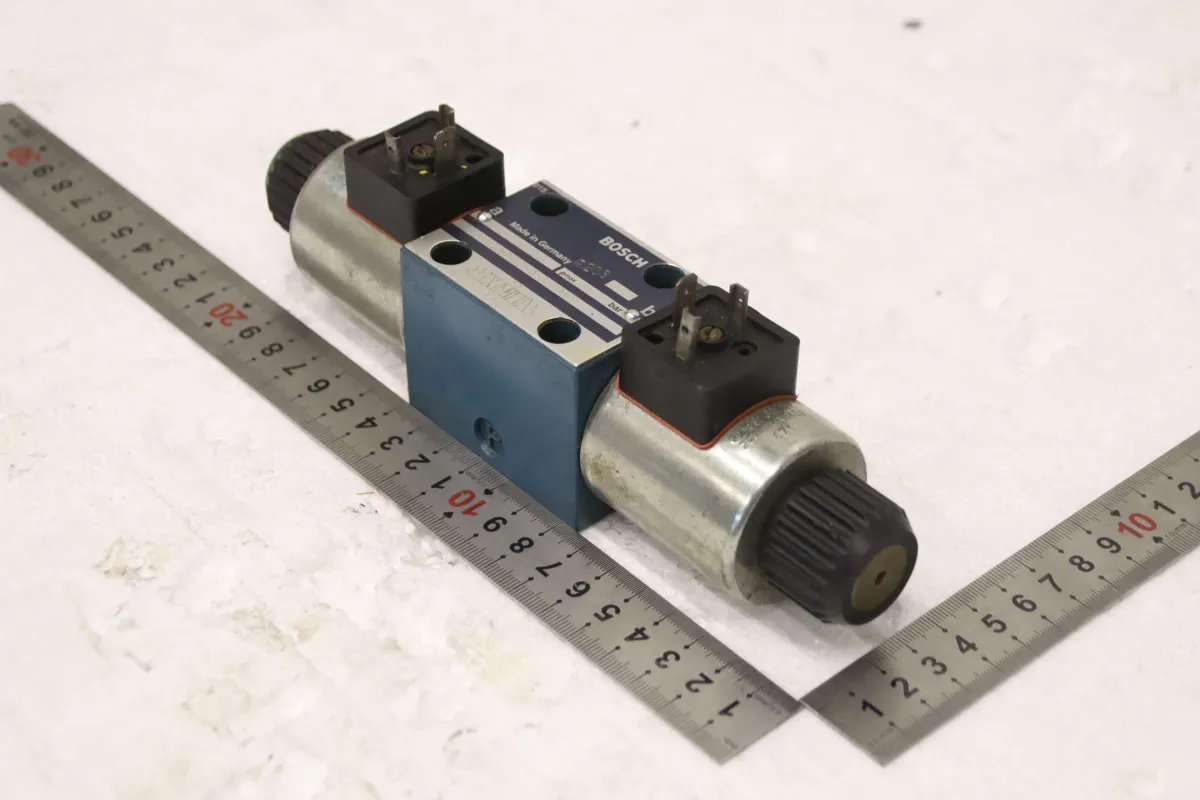 Bosch 0 810 091 240 Wegeventil