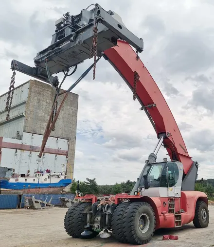 Liebherr LRS 645 Reachstacker – RESALE