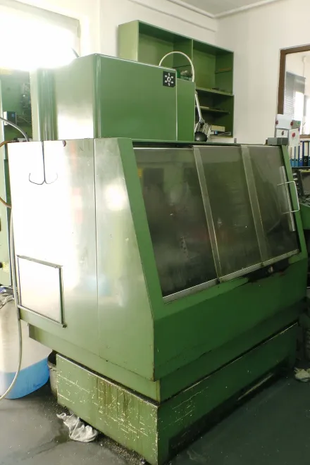 Leadwell V350 MCV-0 Vertikales CNC Bearbeitungszentrum – RESALE