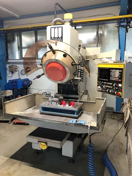 Stama MC110 6MB CNC Bearbeitungszentrum – RESALE