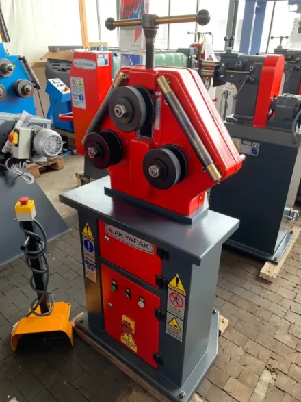 Ak-Bend APK 30 Rohrbiegemaschine – RESALE
