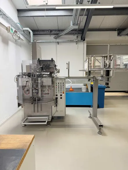 Merz MP-2 Sachet-Verpackungsmaschine – RESALE