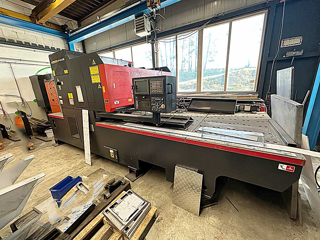 Amada LC-2415 Alpha III - 4kW CNC Laserschneidanlage
